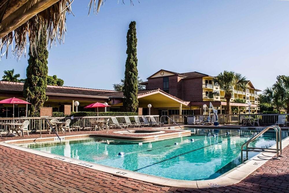 Quality Inn And Suites Golf Resort Golden Gate Eksteriør billede